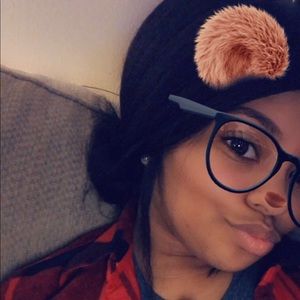 Meet your Posher, Olivia